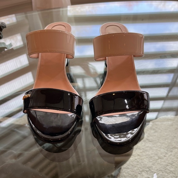 Fendi strapless Sandles - Picture 2 of 5